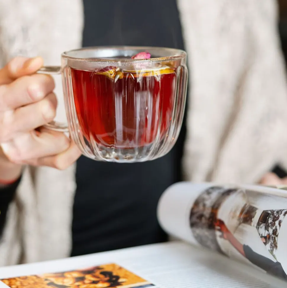 Komplet 2 filiżanek termicznych Vialli Design Tulip, 350 ml, z podwójną ścianką