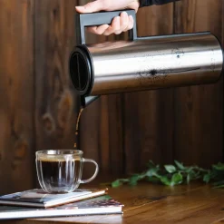 Komplet 2 filiżanek termicznych Vialli Design Tulip, 350 ml, z podwójną ścianką