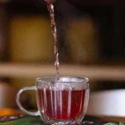 Komplet 2 filiżanek termicznych Vialli Design Tulip, 350 ml, z podwójną ścianką