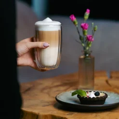 Komplet 2 szklanek termicznych Vialli Design Tulip, 350 ml, z podwójną ścianką