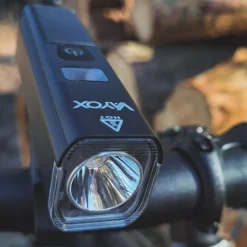 Lampka rowerowa przednia VAYOX VA0071, 1300 lm, akumulatorowa, z wyświetlaczem LED