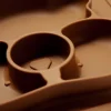 Podkładka Kidnort Retter Mjölk, kształt misia, z przegródkami, brązowa