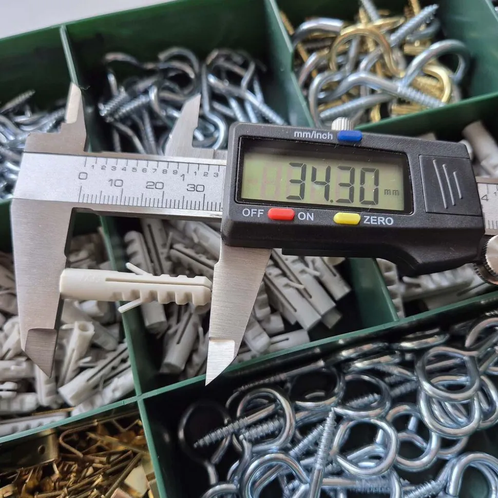 Suwmiarka elektronicza Niteo, LCD