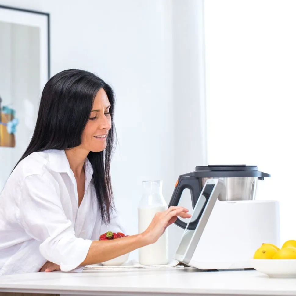 Wielofunkcyjny robot Taurus MyCook Next, 2000 W, sterowanie głosowe
