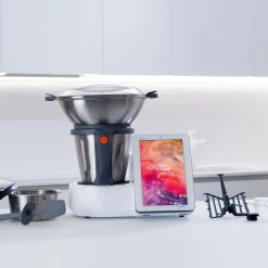 Wielofunkcyjny robot Taurus MyCook Next, 2000 W, sterowanie głosowe