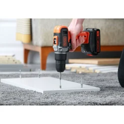 Wiertarko-wkrętarka Black+Decker, 18 V, 10 akcesoriów, torba